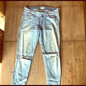 Mother “the looker, light kitty” Jeans. Size 28